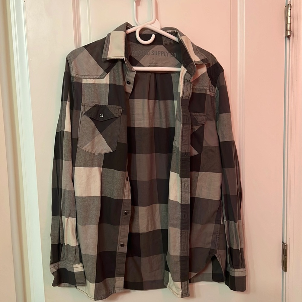 Grey and white collar shirt